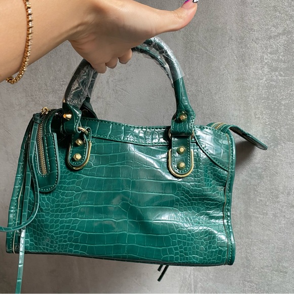 NWT EMBOSSED LEATHER GREEN GOLD HANDBAG PURSE - Picture 8 of 10